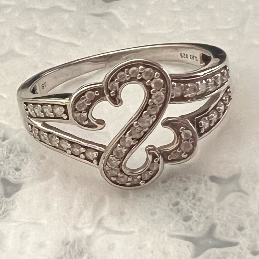 Brand New Jane Seymour Open Heart Collection Sterling Silver CZ Ring Size: 11
